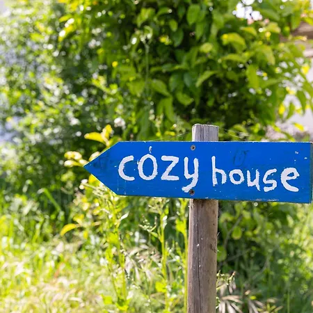 Cozy House In Beautiful Valley, Close To The